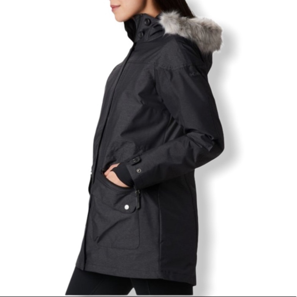 NWT Columbia Ski Jacket with Fur